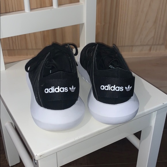 Adidas tubular - Picture 2 of 3